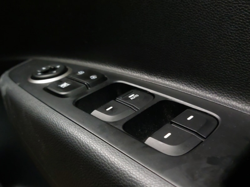 Used Hyundai i10 2018 for sale - 77039335: Photo 17