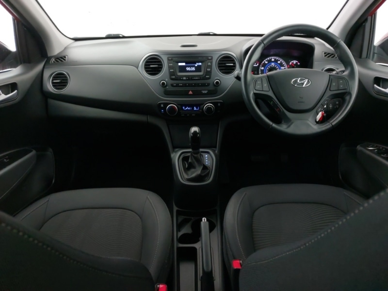 Used Hyundai i10 2018 for sale - 77039335: Photo 2