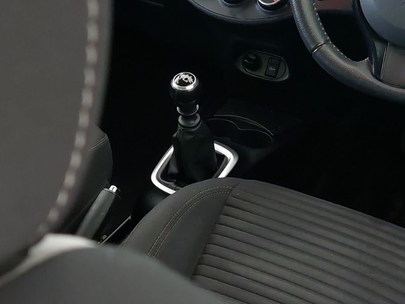 Used Toyota Yaris 2018 for sale - 77028517: Photo 11