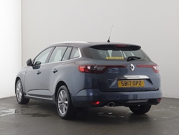Used Renault Megane 2017 for sale - 76543527: Photo