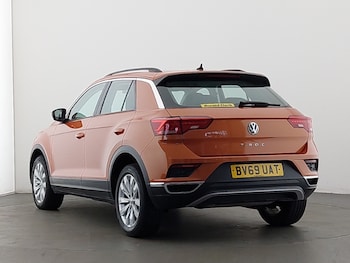 Used Volkswagen T-Roc 2019 for sale - 77552741: Photo