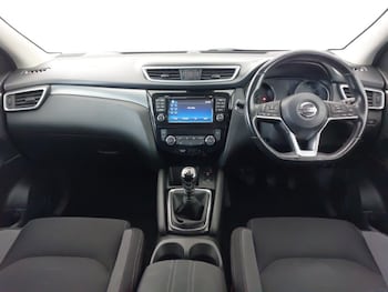 Used Nissan Qashqai 2018 for sale - 76289342: Photo 2