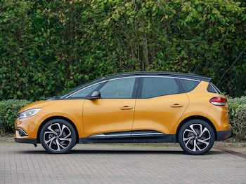 Used Renault Scenic 2017 for sale - 76483879: Photo