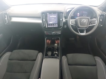 Used Volvo XC40 2025 for sale - 79406975: Photo