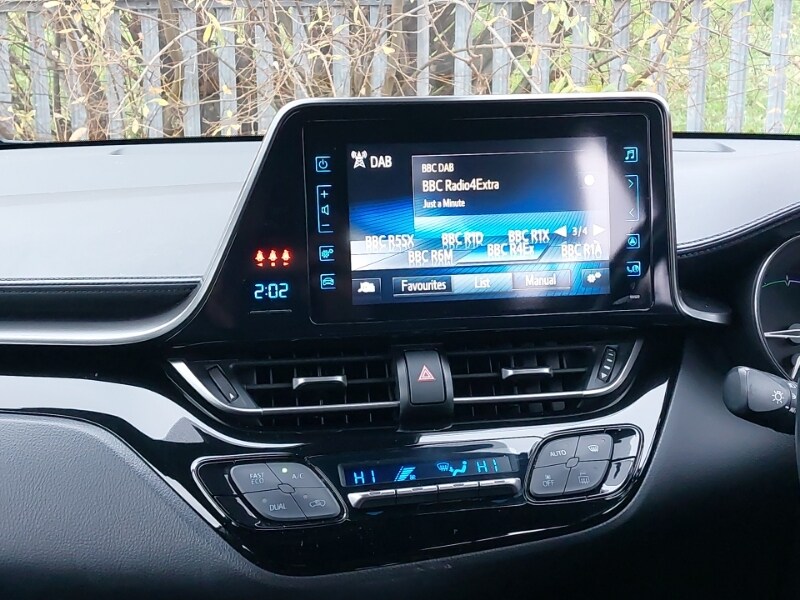 Used Toyota C-HR 2017 for sale - 77300015: Photo 11