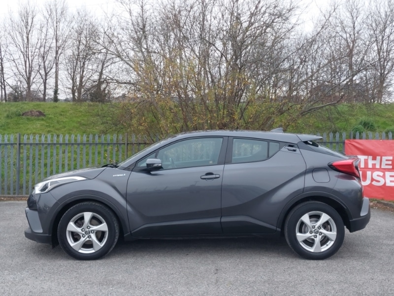 Used Toyota C-HR 2017 for sale - 77300015: Photo 4