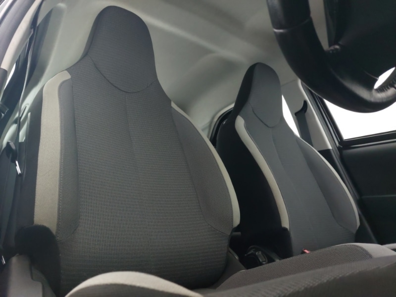 Used Toyota AYGO 2021 for sale - 76651734: Photo 12