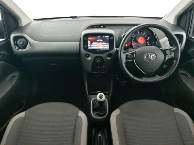 Used Toyota AYGO 2021 for sale - 76651734: Photo 2