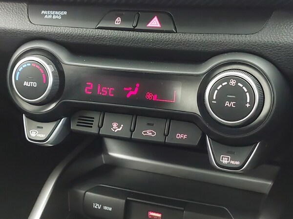 Used Kia Stonic 2024 for sale - 75663993: Photo 18