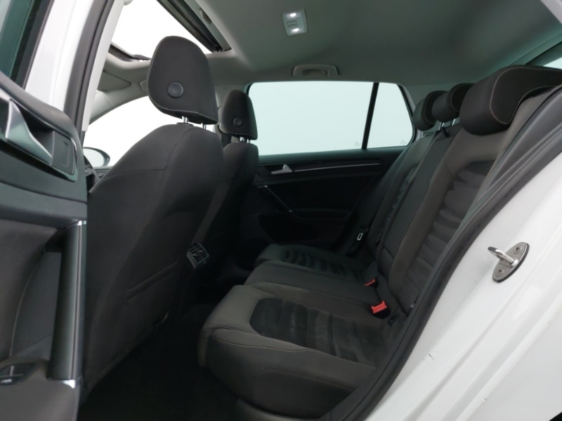 Used Volkswagen Golf 2017 for sale - 76455977: Photo 6