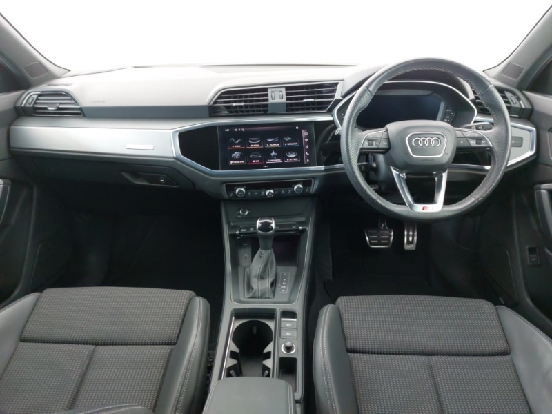 Used Audi Q3 2023 for sale - 77119080: Photo 2