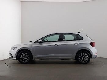 Used Volkswagen Polo 2024 for sale - 77035000: Photo