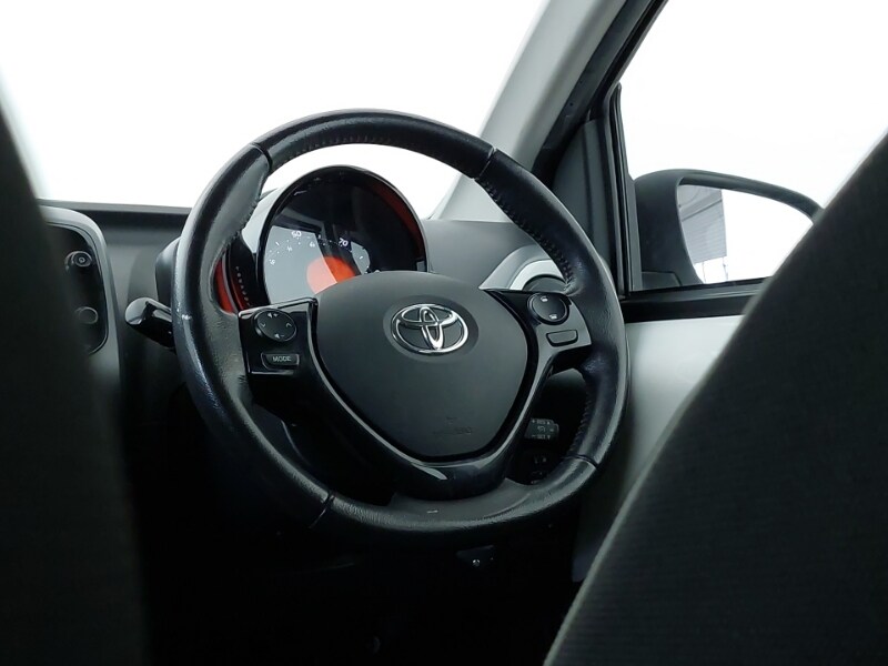 Used Toyota AYGO 2018 for sale - 77652404: Photo 10