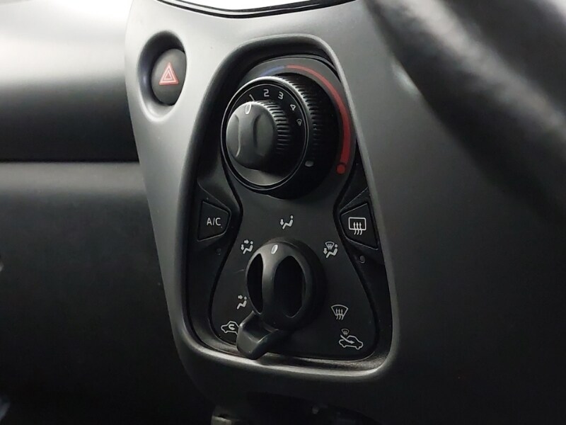 Used Toyota AYGO 2018 for sale - 77652404: Photo 15