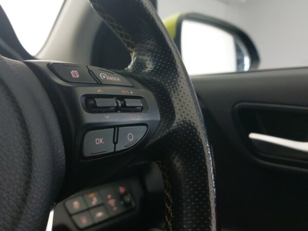 Used Kia Stonic 2018 for sale - 76150624: Photo 14