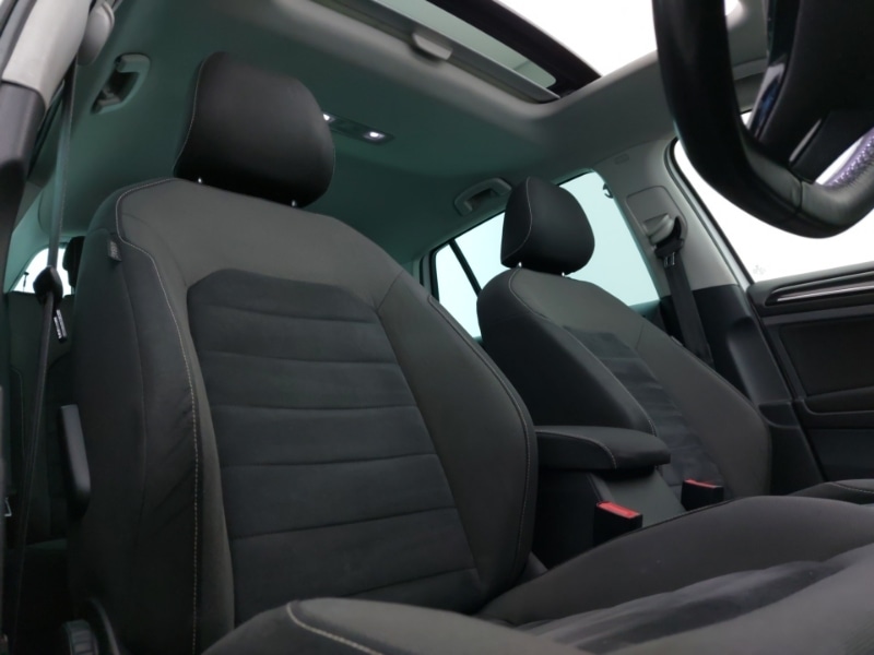 Used Volkswagen Golf 2017 for sale - 76523943: Photo 12