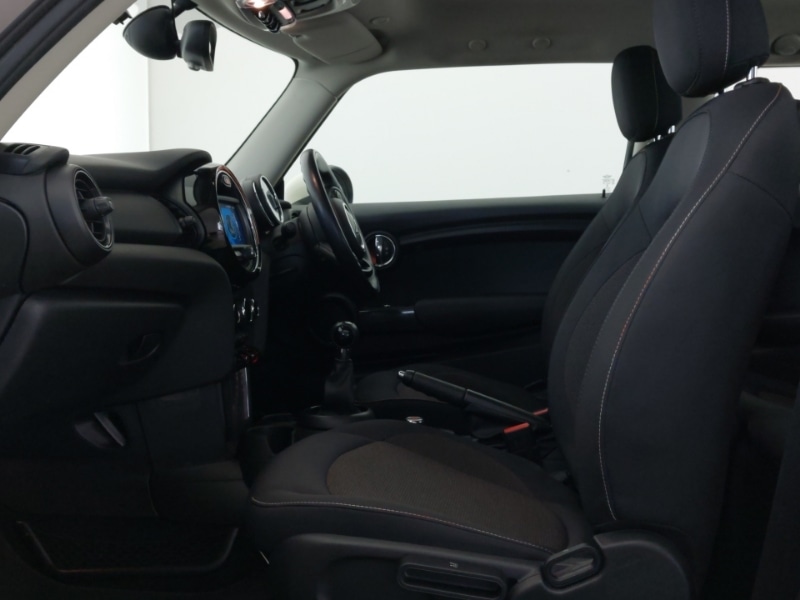 Used MINI Hatch 2018 for sale - 78114075: Photo 5