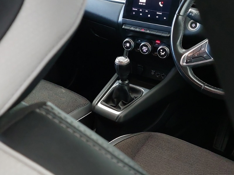 Used Renault Captur 2021 for sale - 77947889: Photo 10