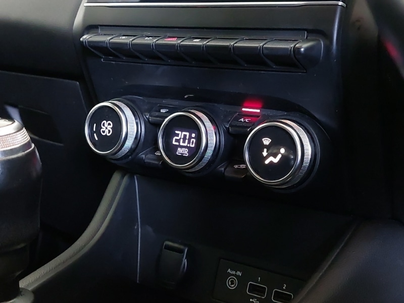 Used Renault Captur 2021 for sale - 77947889: Photo 14