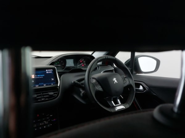 Used Peugeot 208 2018 for sale - 76208333: Photo 10