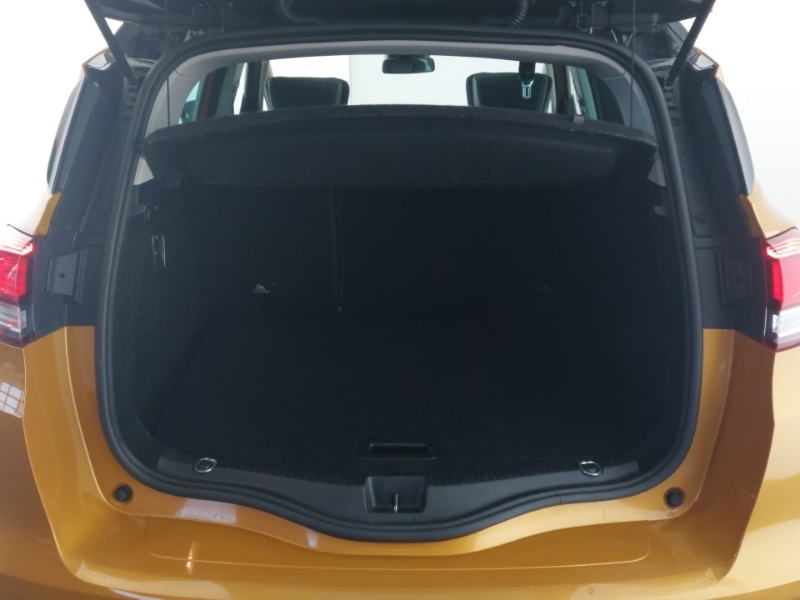 Used Renault Scenic 2017 for sale - 76906573: Photo 8