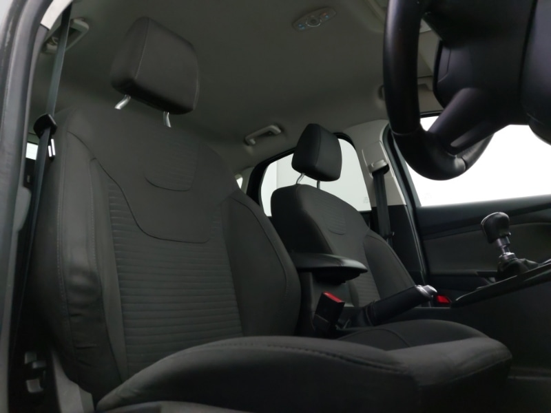 Used Ford Focus 2018 for sale - 76897613: Photo 12