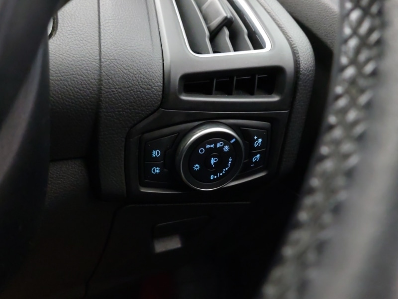 Used Ford Focus 2018 for sale - 76897613: Photo 14