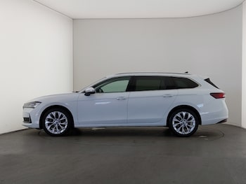 Used Skoda Superb 2024 for sale - 78580269: Photo