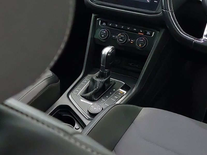 Used Volkswagen Tiguan 2018 for sale - 76800053: Photo 11