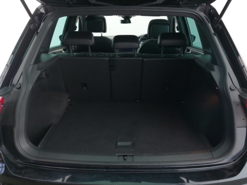 Used Volkswagen Tiguan 2018 for sale - 76800053: Photo 8