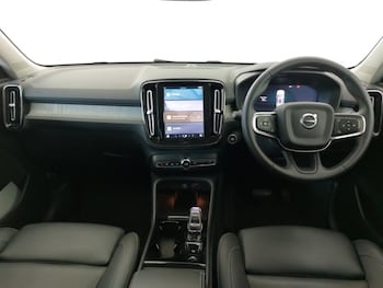 Used Volvo XC40 2024 for sale - 75750693: Photo 2
