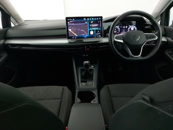 Used Volkswagen Golf 2024 for sale - 77034995: Photo