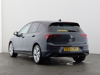 Used Volkswagen Golf 2024 for sale - 77034995: Photo