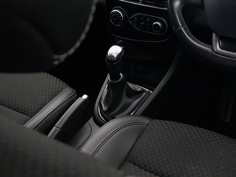 Used Renault Clio 2018 for sale - 76906585: Photo 11