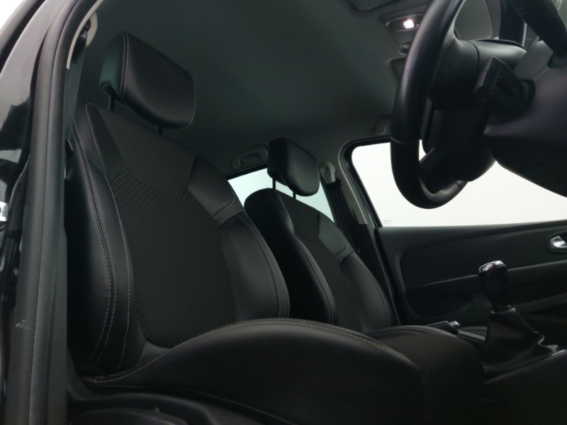 Used Renault Clio 2018 for sale - 76906585: Photo 12