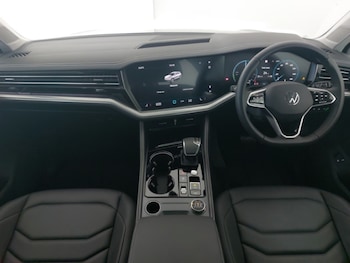 Used Volkswagen Touareg 2024 for sale - 75326539: Photo