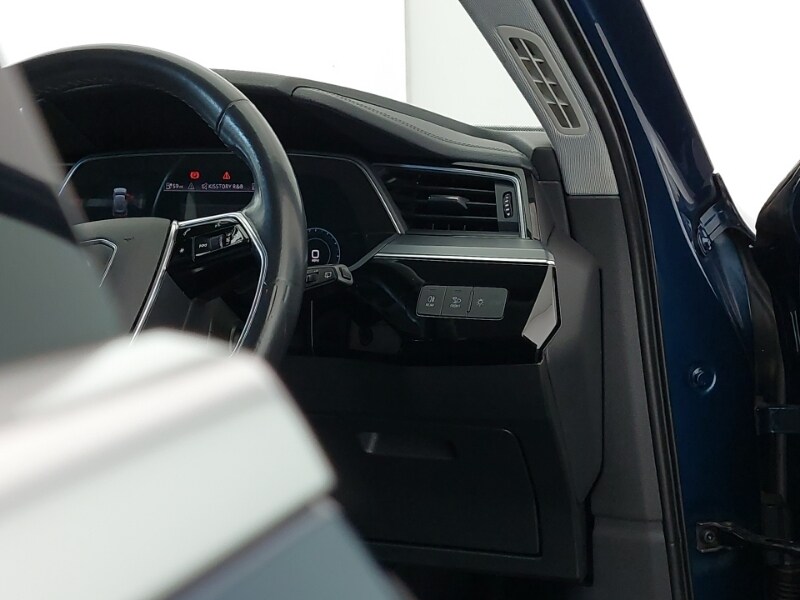 Used Audi e-tron 2021 for sale - 78093751: Photo 10