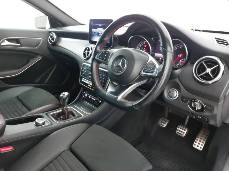 Used Mercedes-Benz GLA 2018 for sale - 76393135: Photo 11