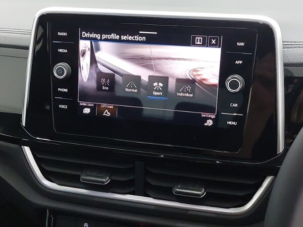 Used Volkswagen T-Roc 2023 for sale - 75338694: Photo 11