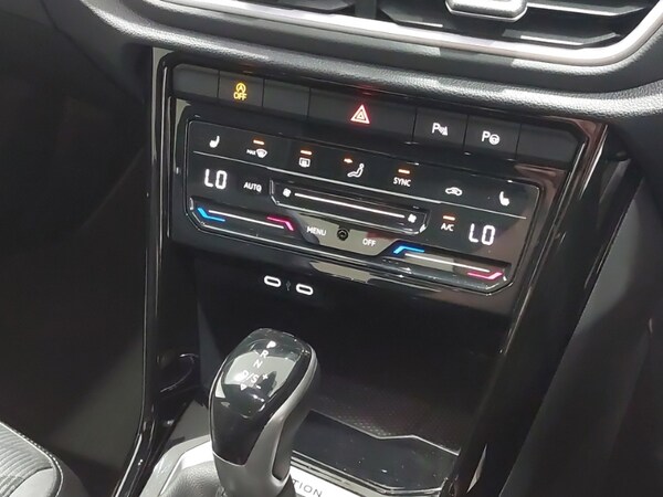 Used Volkswagen T-Roc 2023 for sale - 75338694: Photo 17