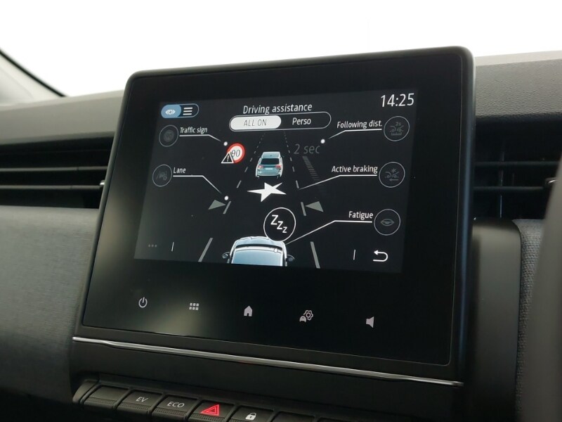 Used Renault Clio 2025 for sale - 77964126: Photo 16