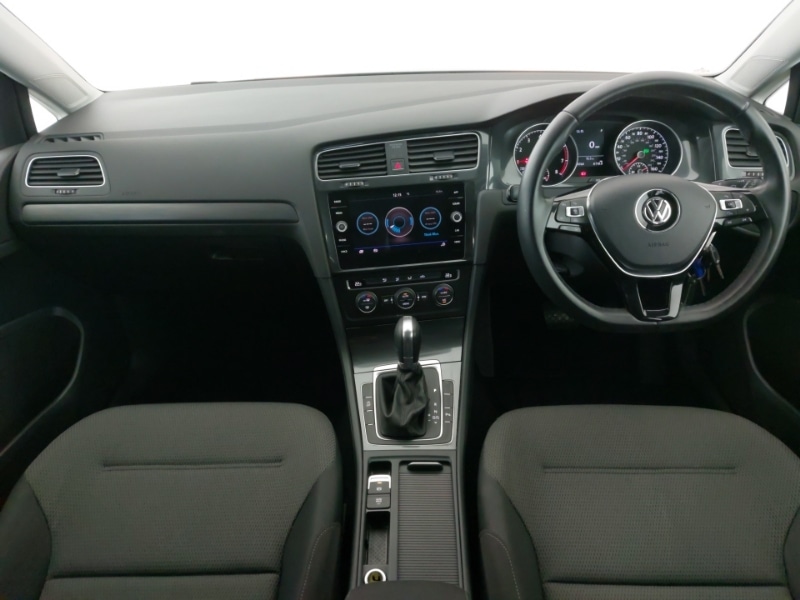 Used Volkswagen Golf 2017 for sale - 76602277: Photo 2