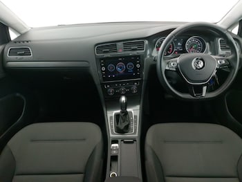 Used Volkswagen Golf 2017 for sale - 76602277: Photo