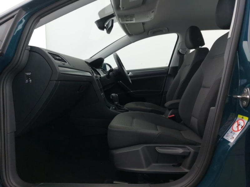 Used Volkswagen Golf 2017 for sale - 76602277: Photo 5