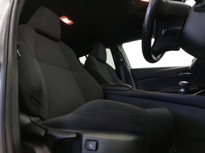 Used Toyota C-HR 2018 for sale - 76779661: Photo 12