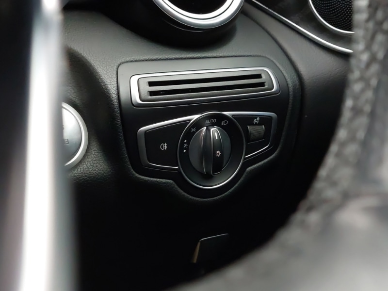 Used Mercedes-Benz GLC 2018 for sale - 77130126: Photo 14