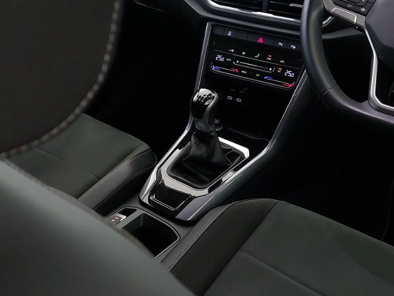 Used Volkswagen T-Roc 2023 for sale - 77623305: Photo 11