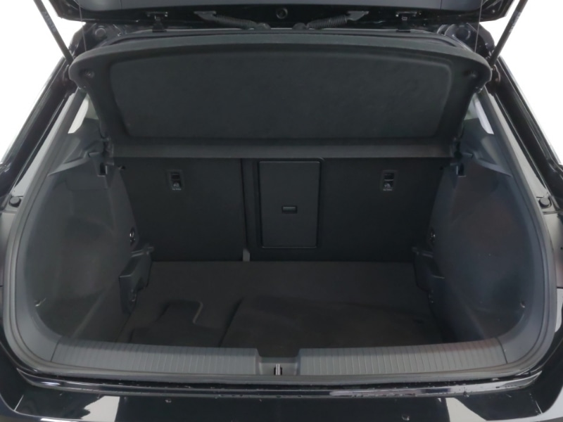 Used Volkswagen T-Roc 2023 for sale - 77623305: Photo 8