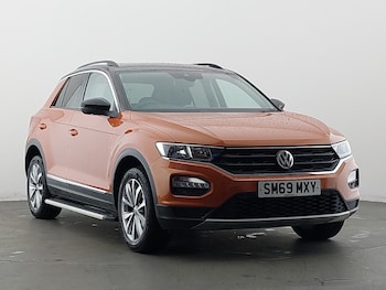 Used Volkswagen T-Roc 2019 for sale - 77333635: Photo