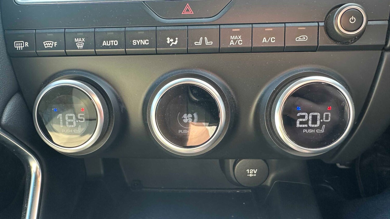 Used Jaguar E-Pace 2018 for sale - 77858040: Photo 18